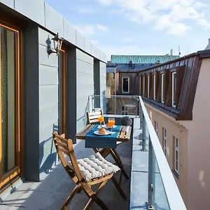 Apartment Modern Charvatova, Prag